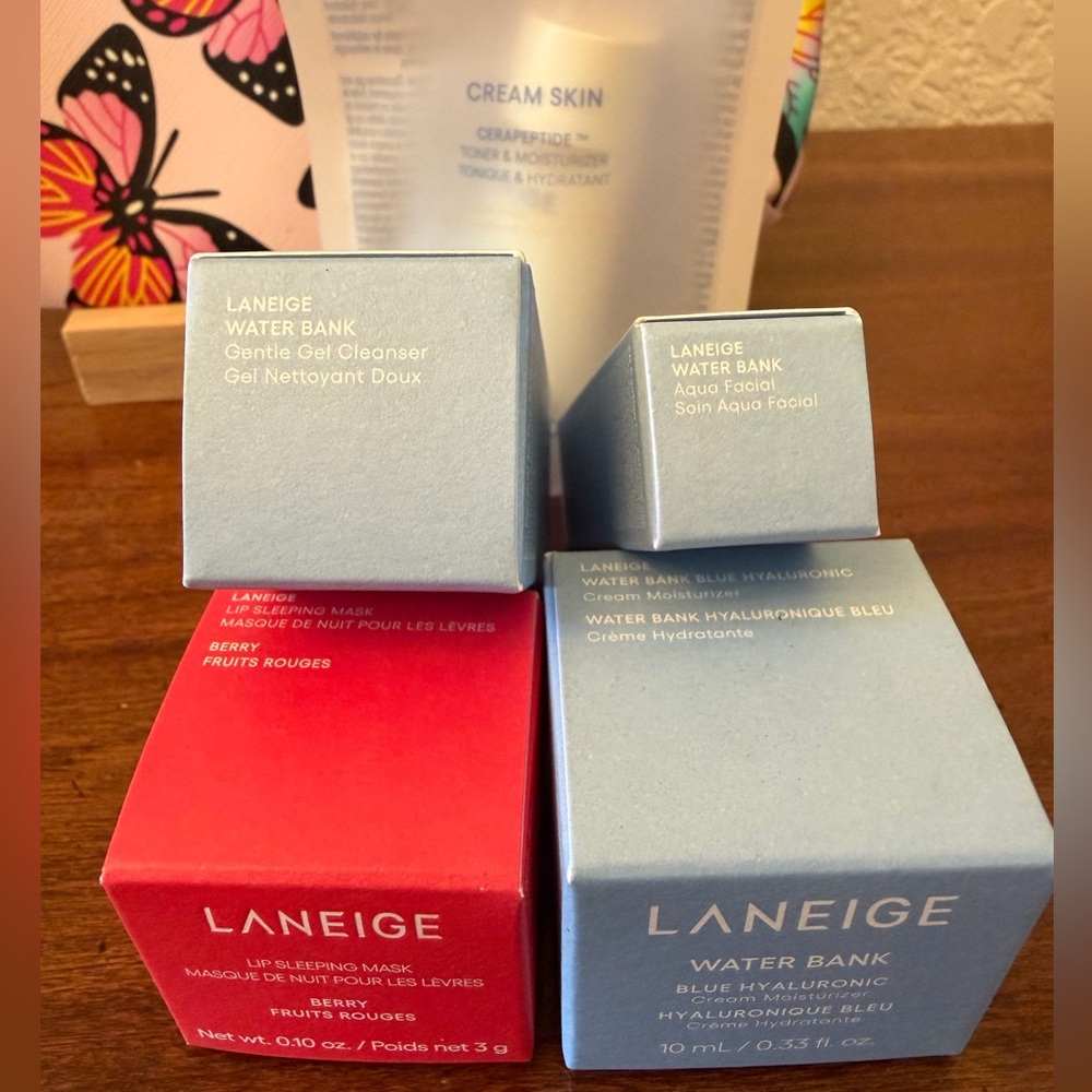 LANEIGE Next-Gen Hydration Collection 5 piece set (travel size) & Cosmetic Bag - Picture 4 of 10